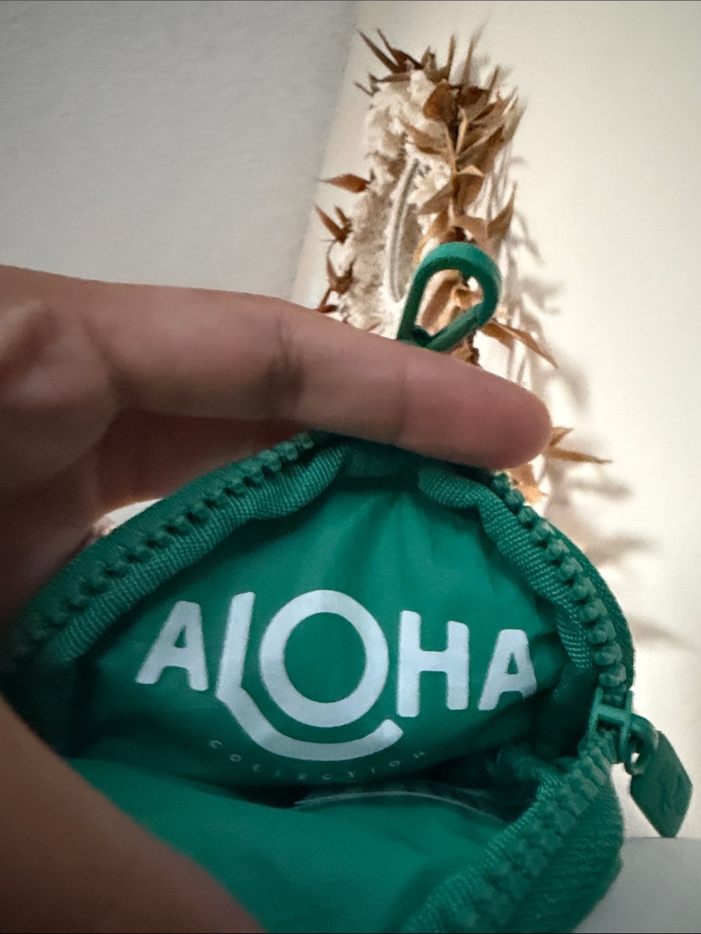 Aloha Collection Checker Coin Pouch - Picture 4 of 4